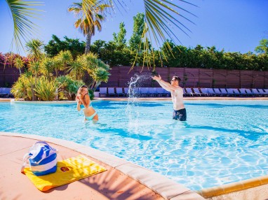 Camping La Petite Camargue Yelloh Village A Aigues Mortes