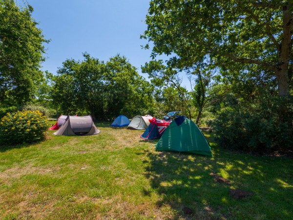 kampeerplaatsen camping 2 bloemen met zicht op de rivier in Lesconil - Camping L’Océan Breton