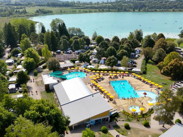 Camping Franche-Comt Le Fayolan **** Clairvaux-les-Lacs Jura | Yelloh  Village