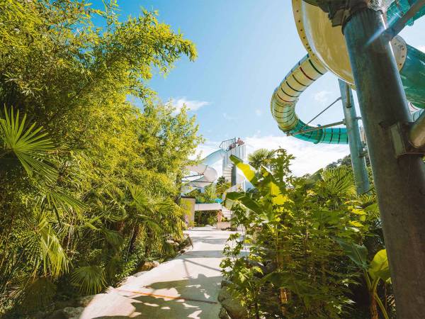 Discover the Pool and Aquatic Park at the Les 3 Vallées campsite