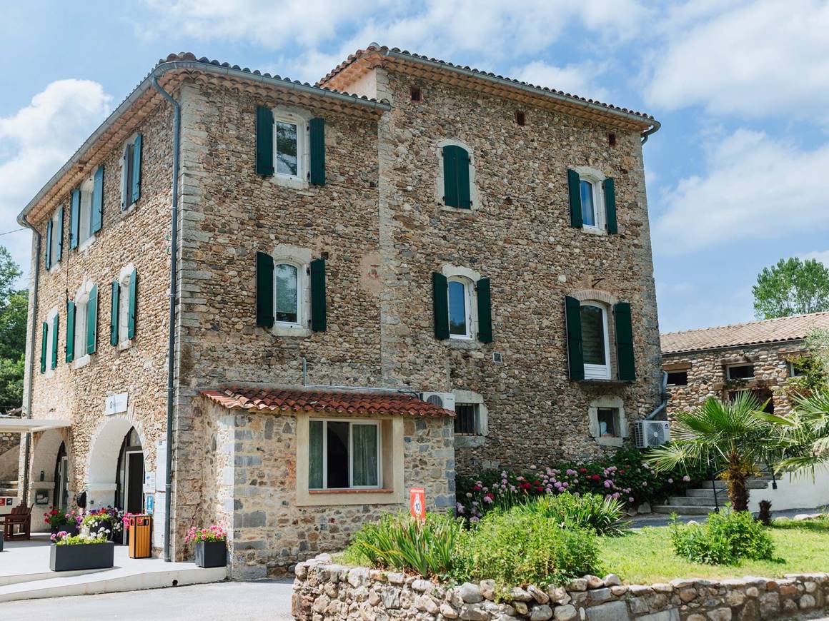 Campeggio Languedoc-Roussillon Le Castel Rose **** Anduze Gard | Yelloh ...