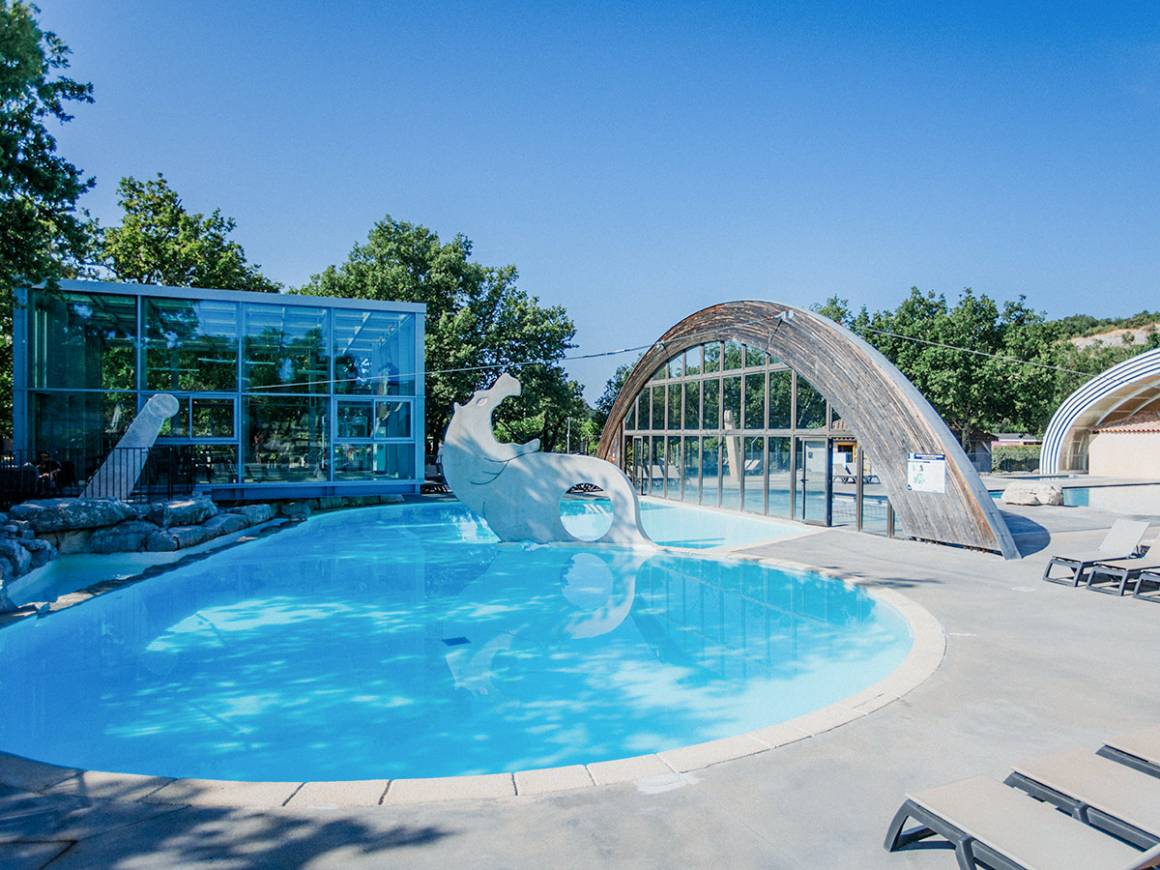 Discover the pool and Aquatic Park at Le Ranc Davaine campsite in Ruoms