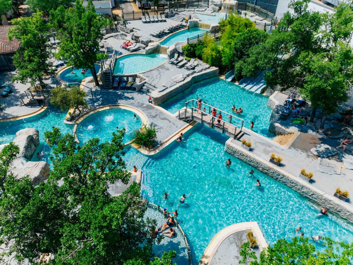 Discover the pool and Aquatic Park at Le Ranc Davaine campsite in Ruoms