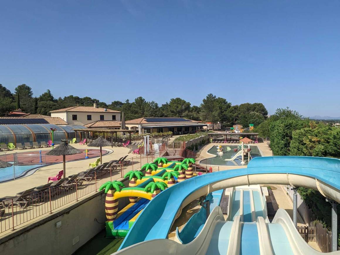 parc-aquatique-et-piscine-chauff-e-avec-toboggans-charleval-luberon
