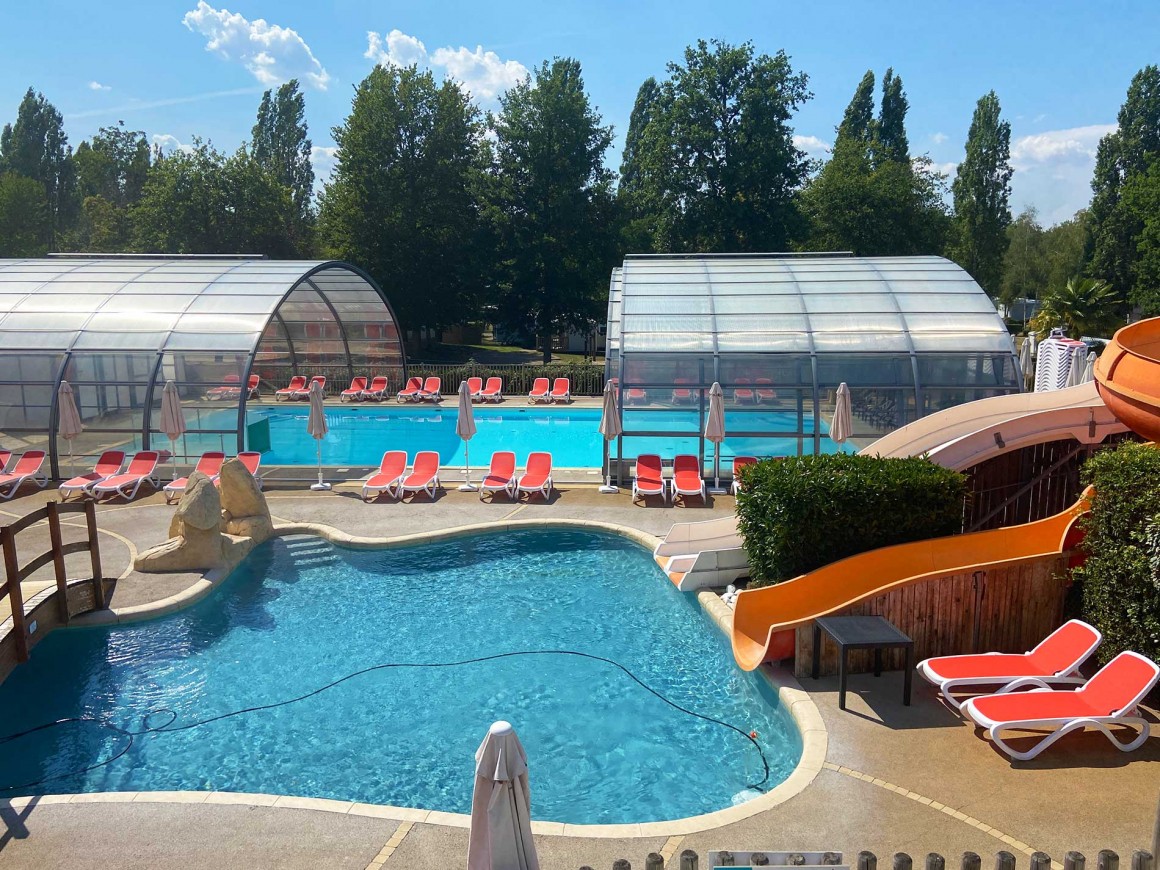 visitez-la-piscine-et-le-parc-aquatique-du-camping-parc-du-val-de-loire