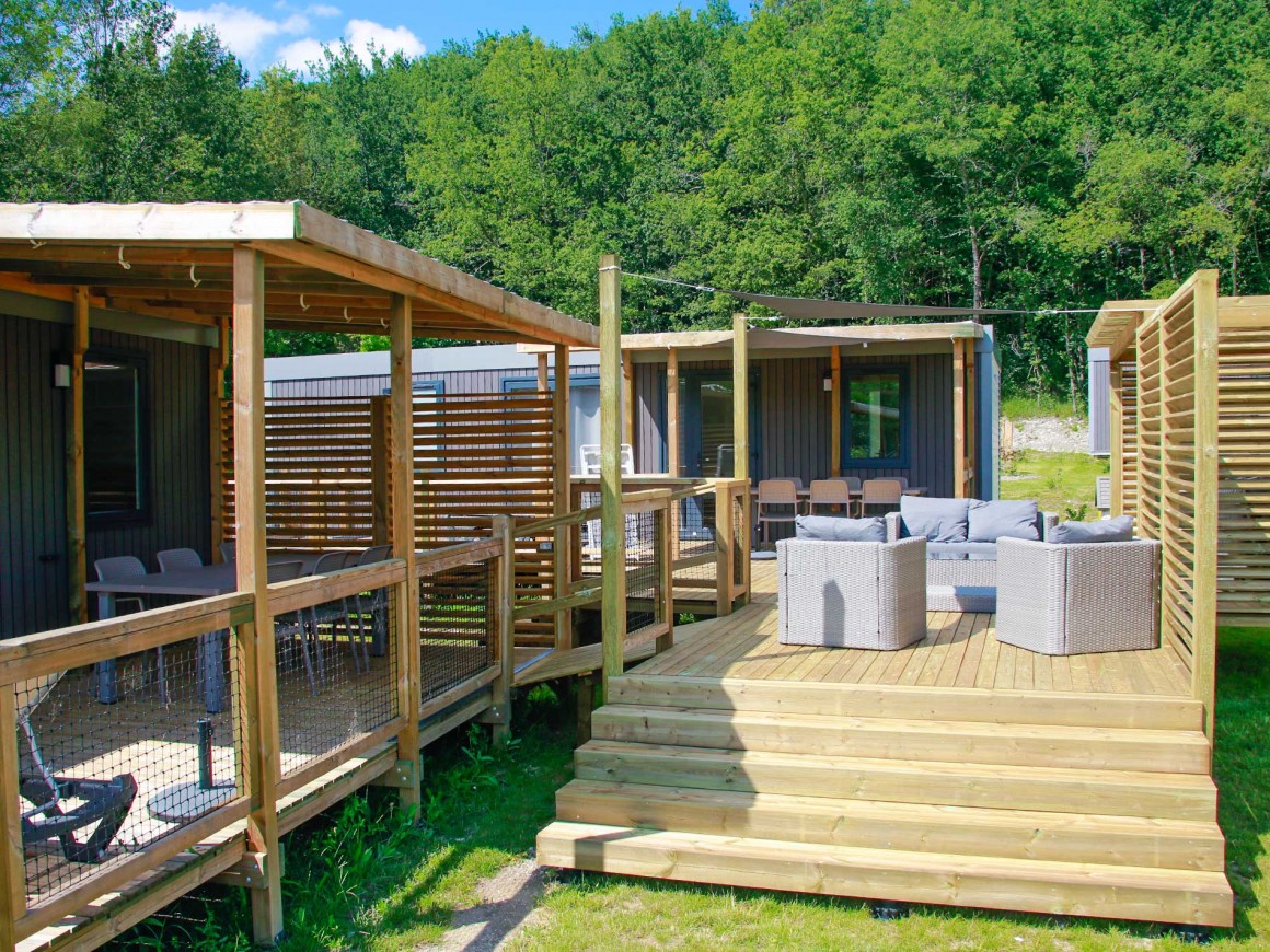 Mobil home Tribu 12 personen 6 kamers 4 badkamers met airconditioning