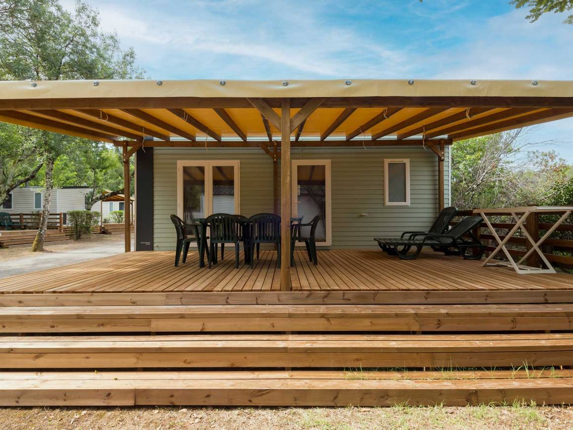 Découvrez la piscine et le parc aquatique du camping Le Ranc Davaine à ...