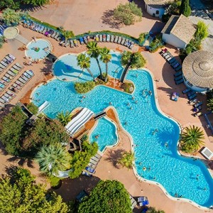 camping les petits camarguais yelloh village in le grau du roi