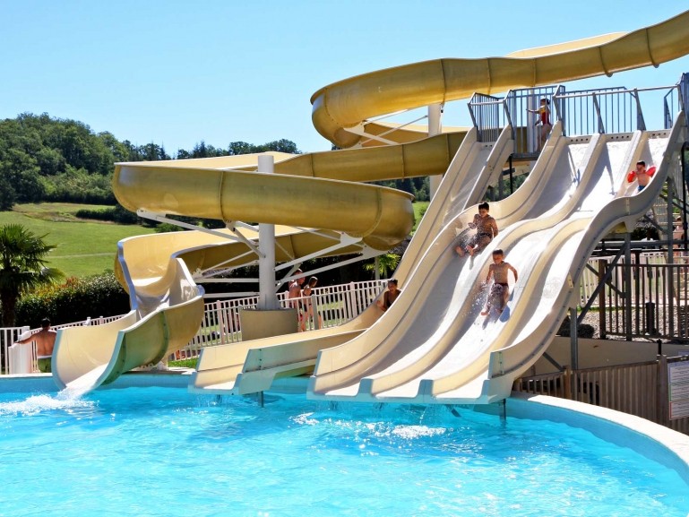 Le Lac des 3 Vallees : camping avec espace baignade