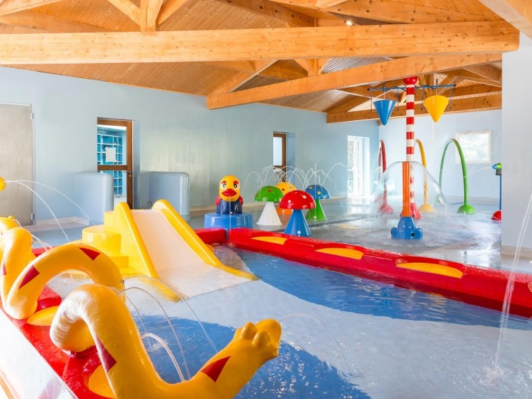 Swimming at the camping Parc de la Côte Sauvage