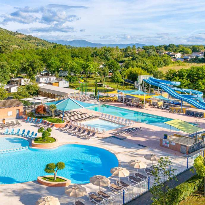 Camping am Fluss: Ihre Mietunterkunft auf einem Camping am Flussufer mit  Yelloh! Village