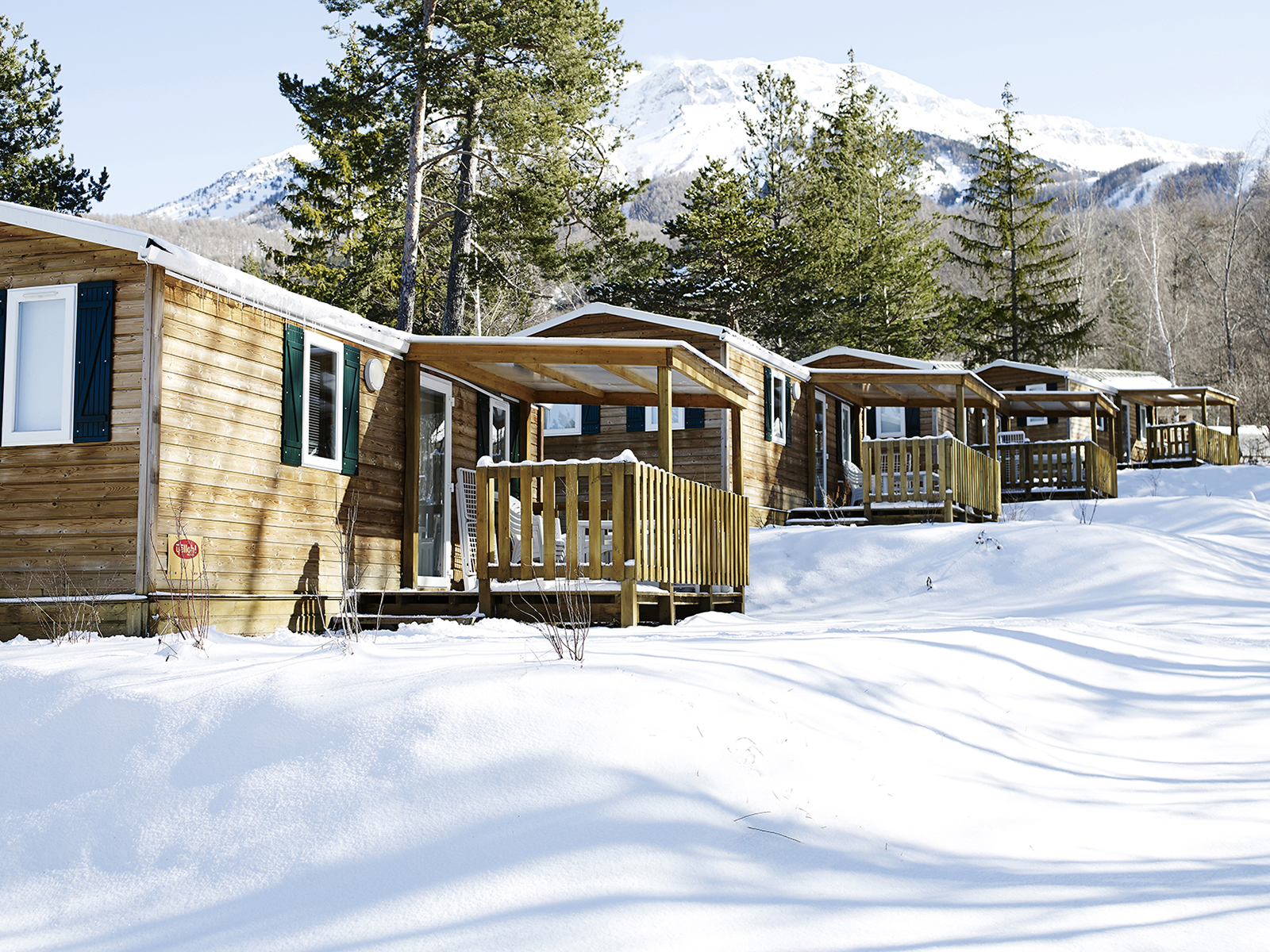 Camping L Etoile Des Neiges Yelloh Village In Montclar