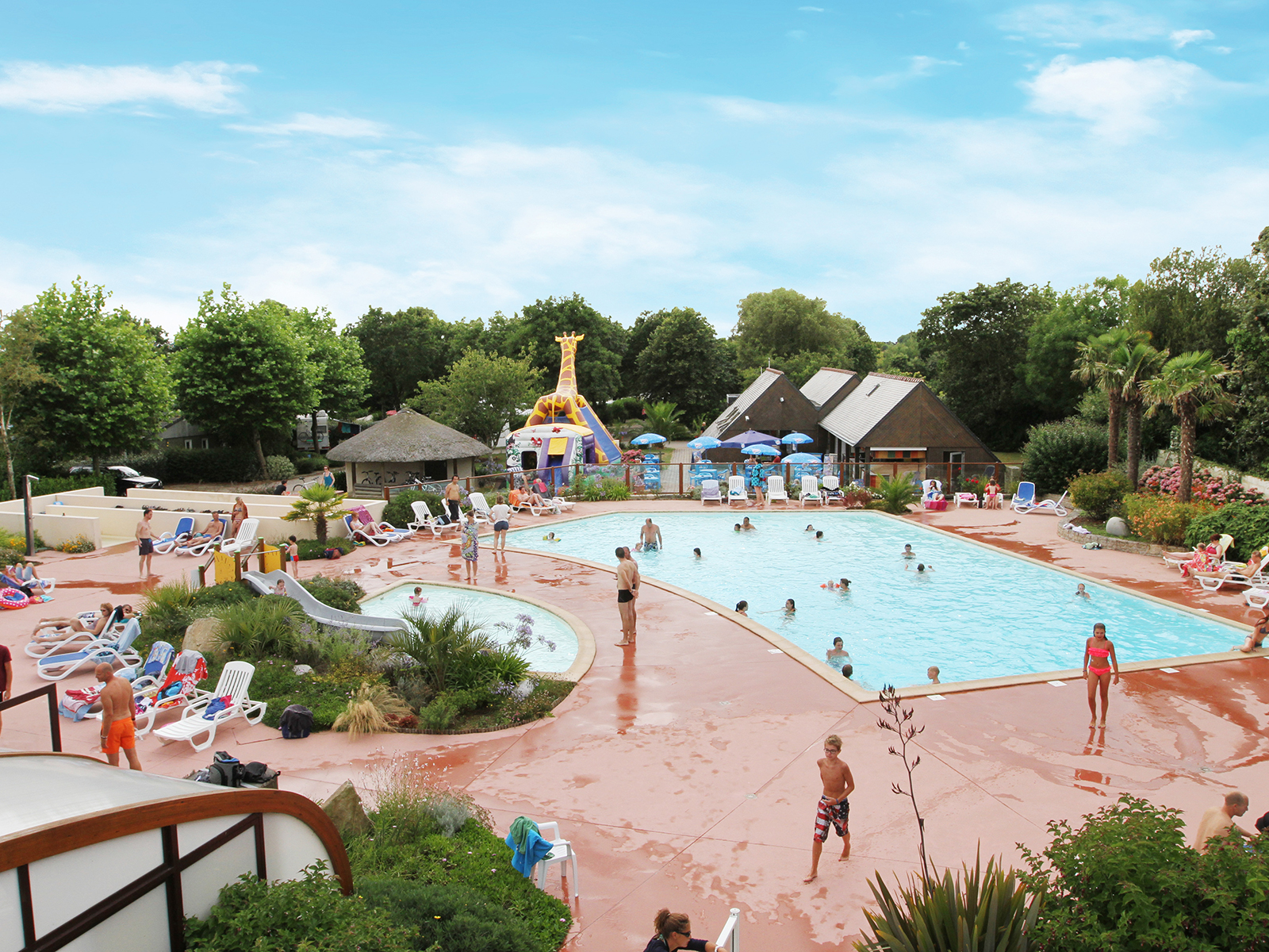 Camping La Baie De Douarnenez Yelloh Village à Poullan Sur Mer