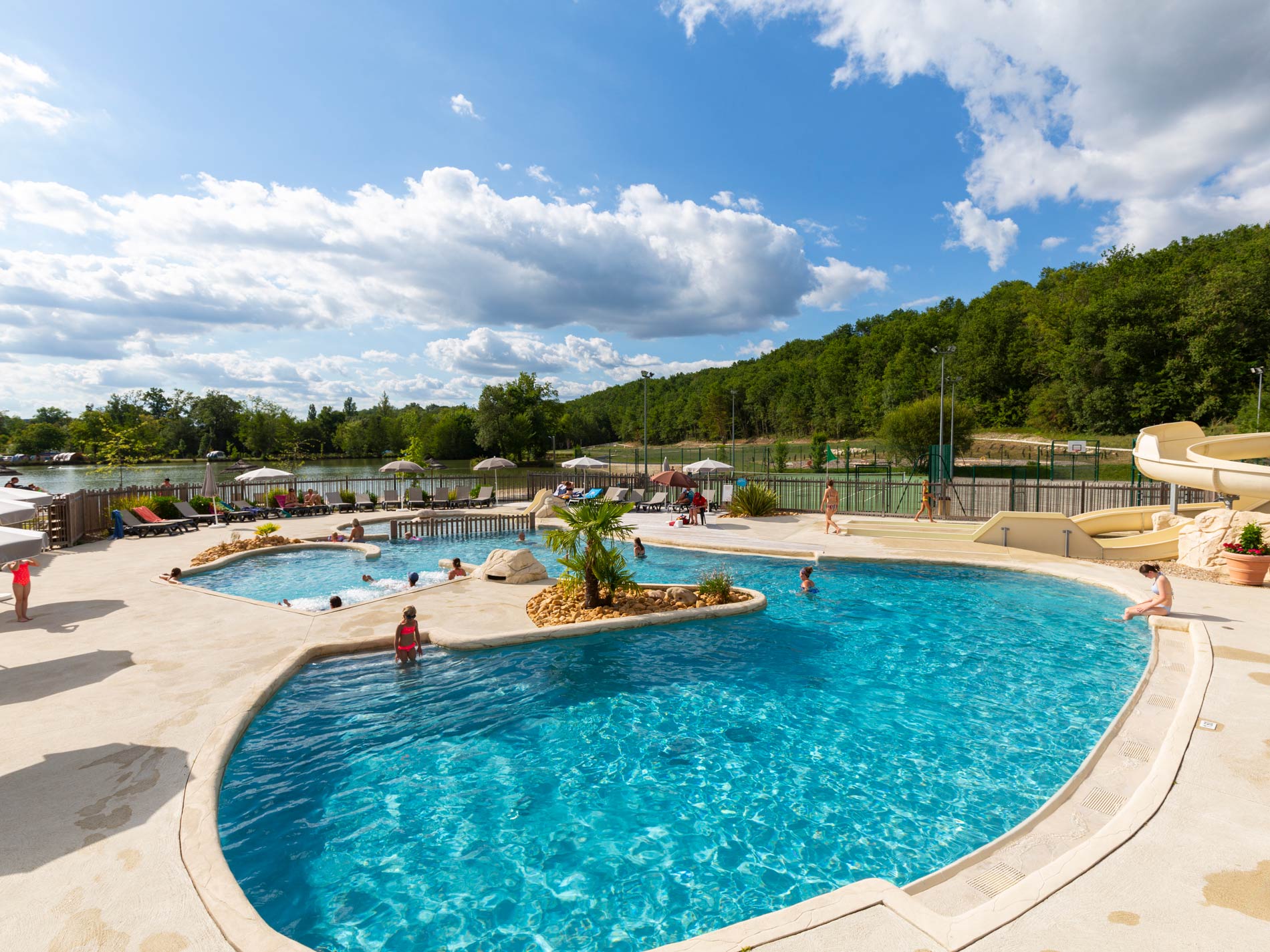 camping yelloh village pomport beach en dordogne