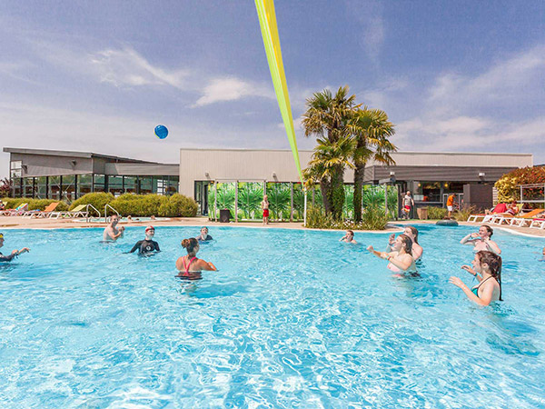 Volley piscine camping Les mouettes
