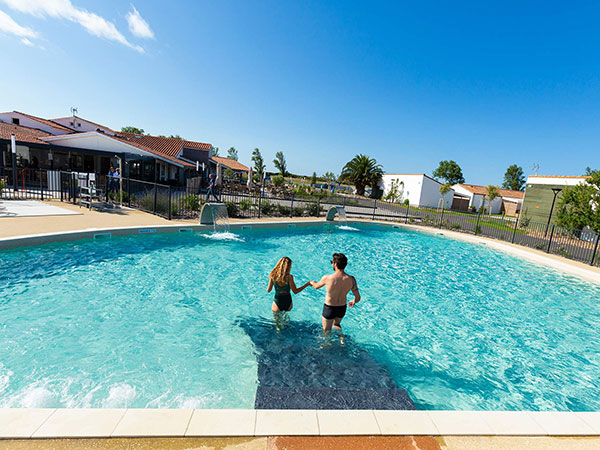 Piscine résidence Yelloh! Village île de Ré